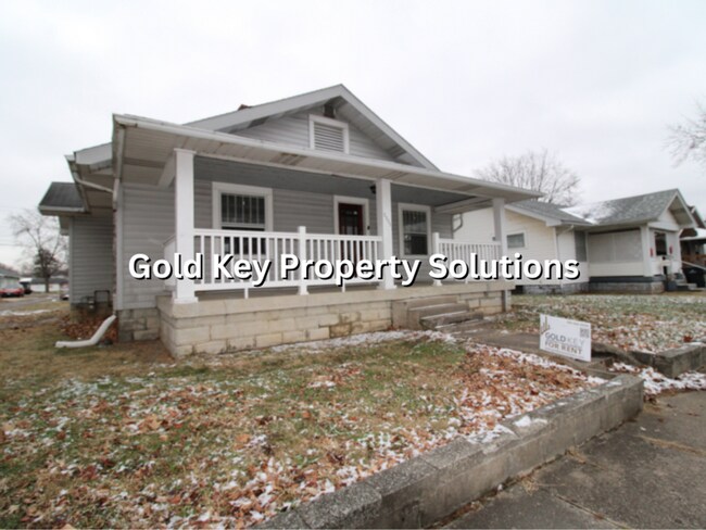 Foto del edificio - Attractive 2 BR 1 BA House with 2-Car Garage and Covered Porch (NO SECTION 8)