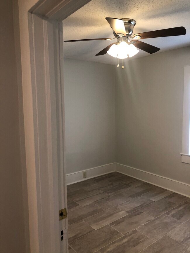 Foto del edificio - 1725 Columbia College Dr