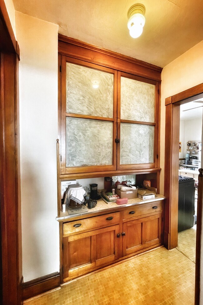 Hallway storage - 2757 N Murray Ave