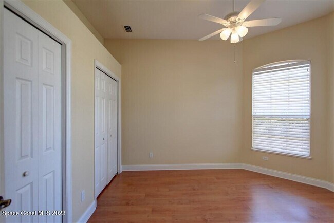 Building Photo - 1175 Clubhouse Dr