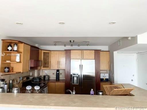 Building Photo - 5838 Collins Ave