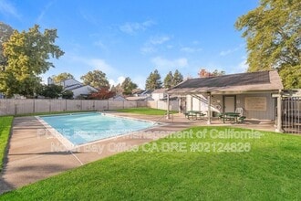 Building Photo - 2305 Cross Ave