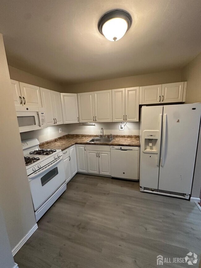 Building Photo - 730 Cricket Ln