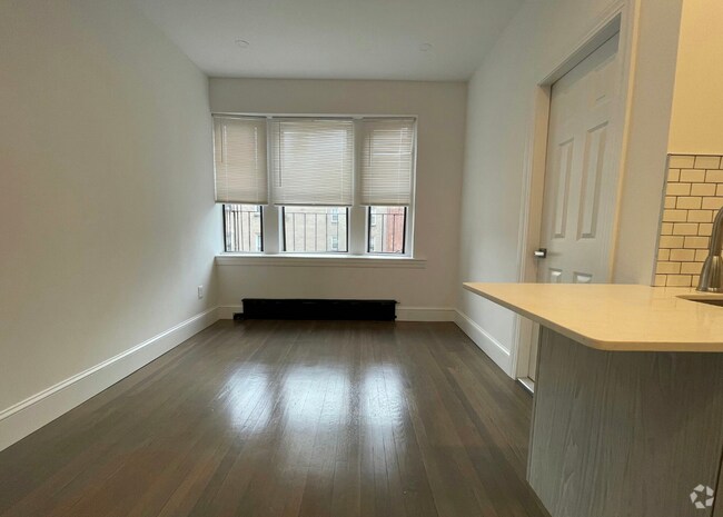 Building Photo - 11 Queensberry St