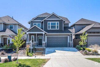 Building Photo - 3005 NE Marea Dr