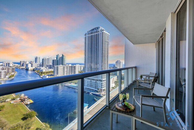 Foto del edificio - 2602 E Hallandale Beach Blvd