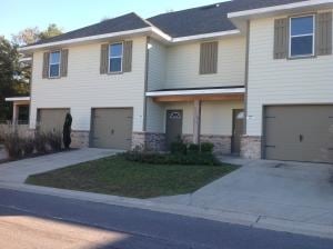 Building Photo - Arbor Lake