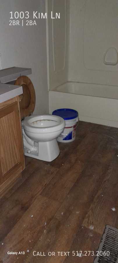 Foto del edificio - Spacious 2 Bed 2 Bath Mobile home. Handyma...