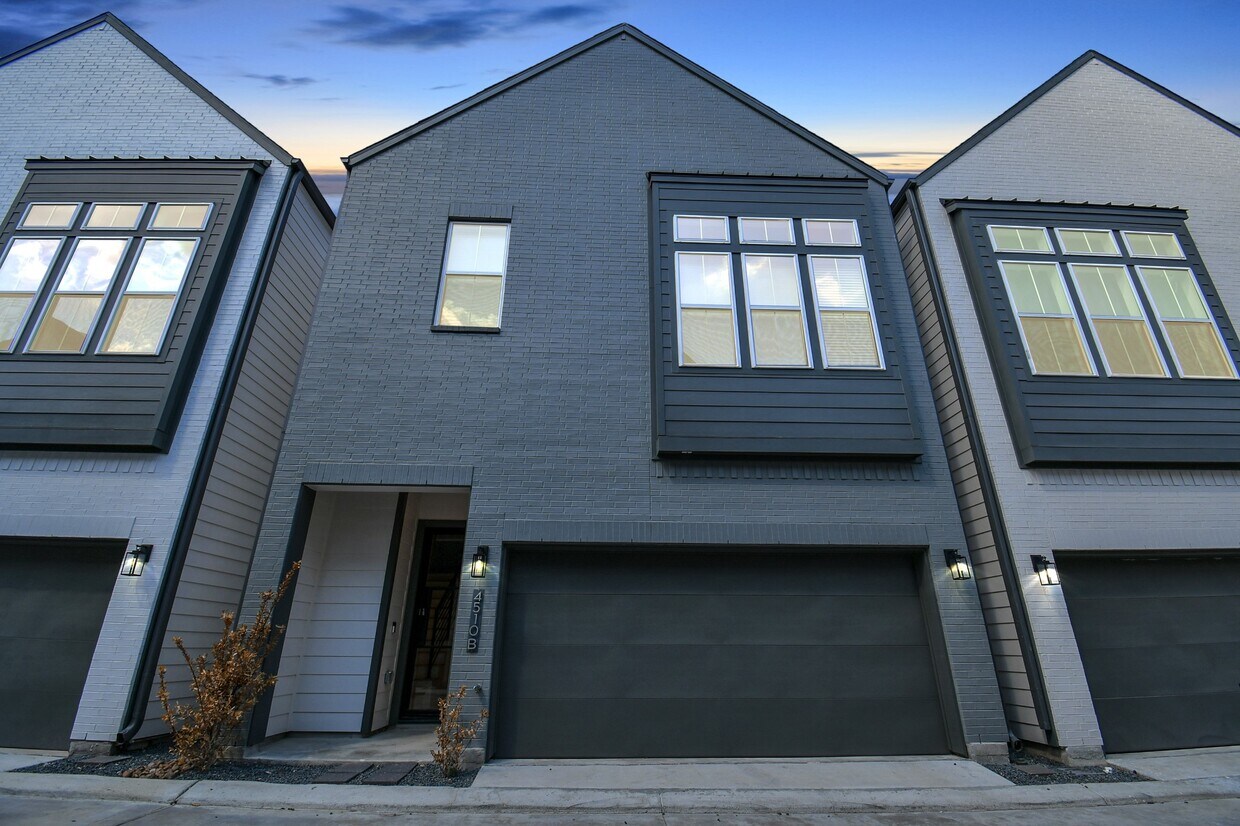 Foto principal - 4510 Old Yale St