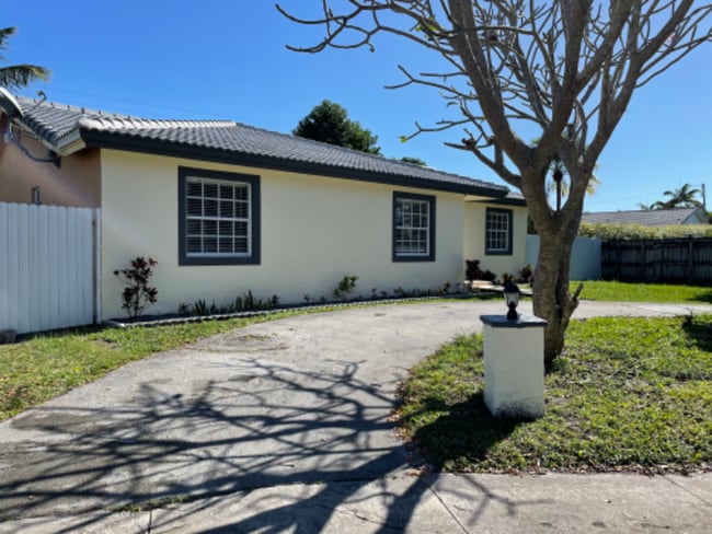 Foto del edificio - 9140 SW 169th Terrace