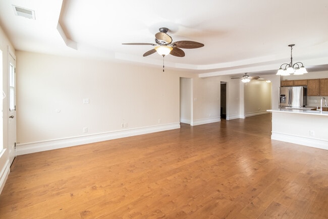 Building Photo - 324 Cohen Cir