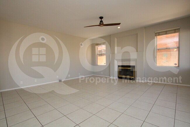 Foto del edificio - 6092 W Linda Ln