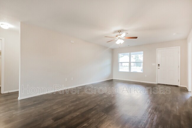 Building Photo - 3816 Rosebud Ln