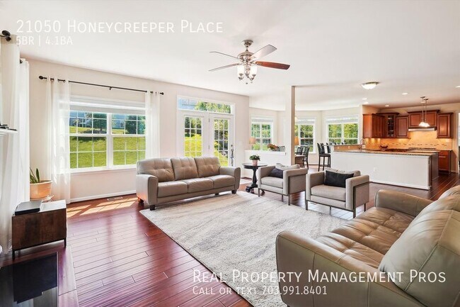 Foto del edificio - 21050 Honeycreeper Pl