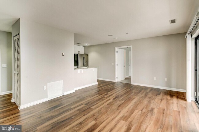 Building Photo - 2702 Lighthouse Point E