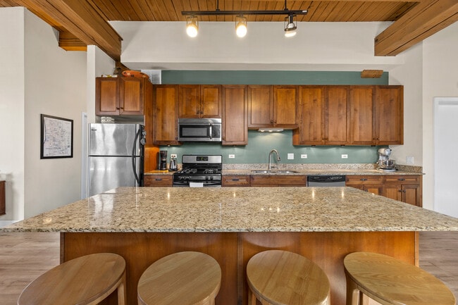 Foto del edificio - 1061 W 16th St