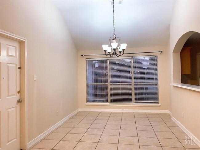 Building Photo - 15330 Kingfield Dr