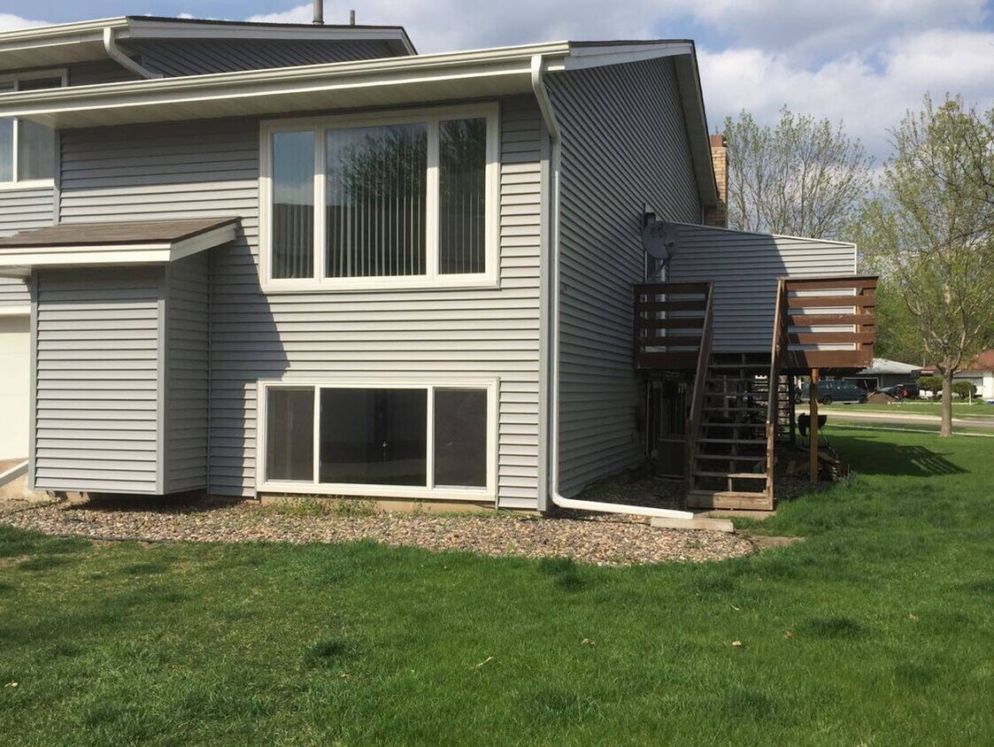 Foto principal - 16199 Flagstaff Ct S