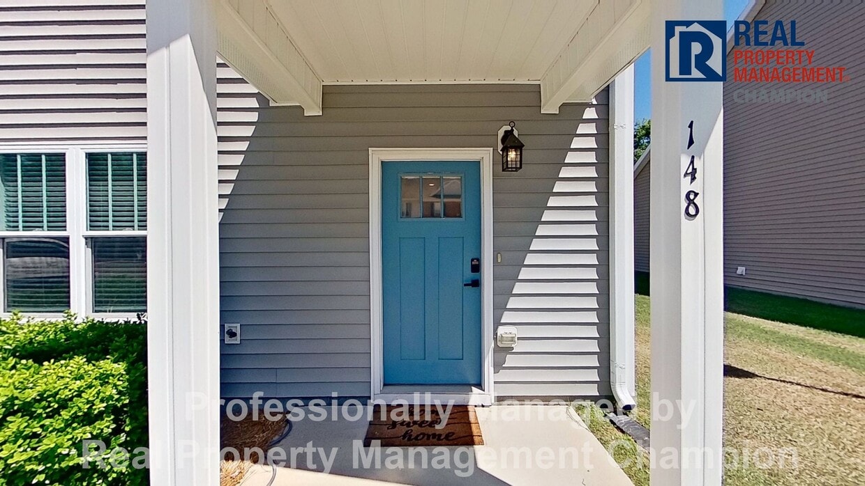 Beautiful 3 BD/2 BA End Unit Townhome in Leland - Beautiful 3 BD/2 BA End Unit Townhome in Leland