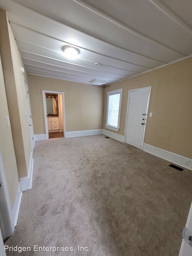 Building Photo - 3 br, 2 bath House - 130 Carr Street - 130...