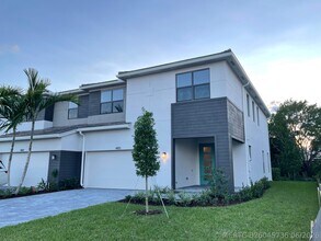 Building Photo - 4415 Arcturus Ln