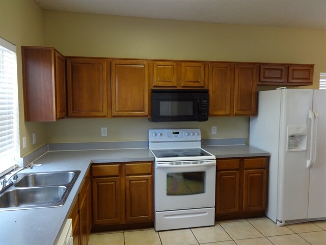 Building Photo - 1304 Mae Drive