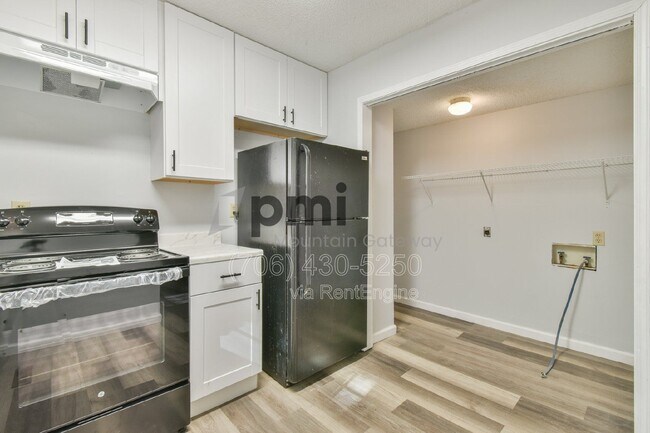 Foto del edificio - 42 Greenwood Cir