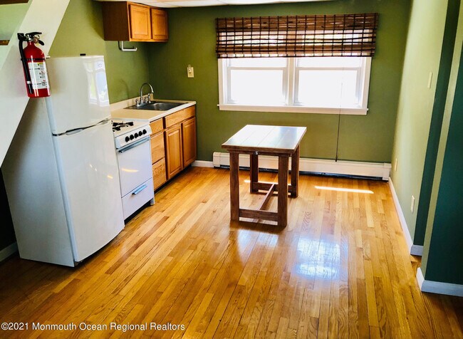 Foto del edificio - 850 Old Corlies Ave