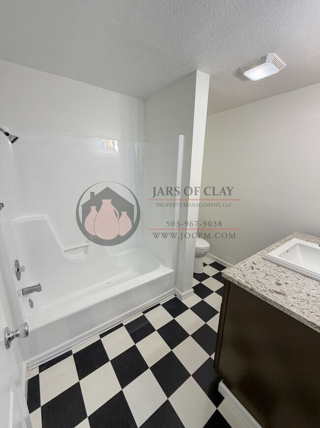 Foto del edificio - 3926 Partridge Ln NE