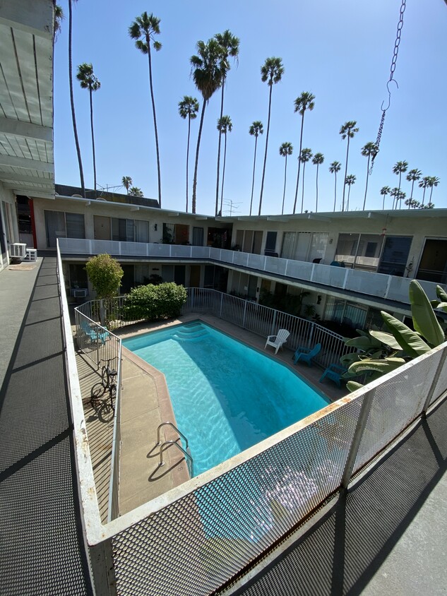 4555 Finley Ave Unit 3, Los Angeles, CA 90027 Apartments in Los