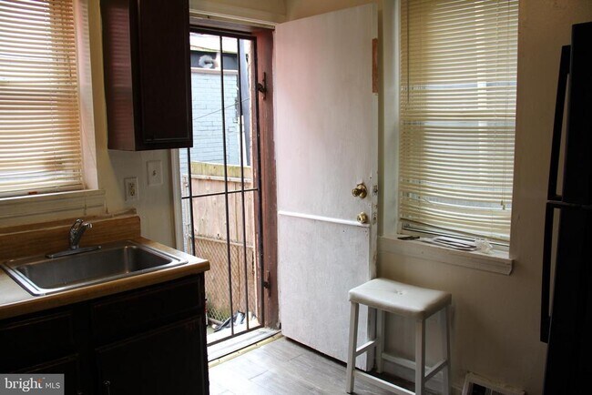 Foto del edificio - 3085 Potter St