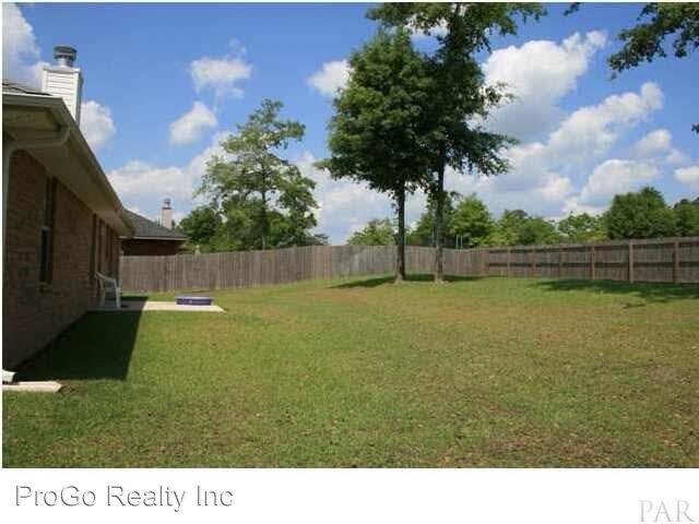 Building Photo - 1590 Twin Pines Cir