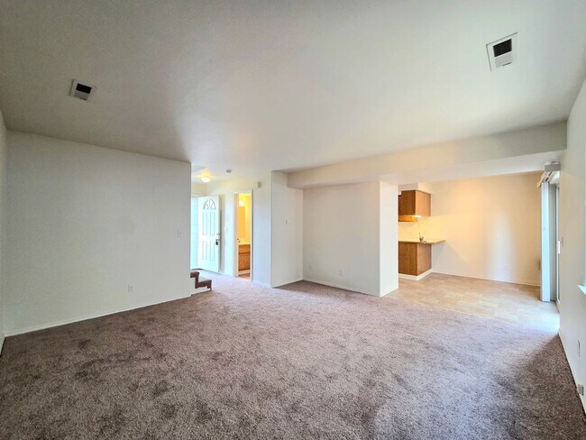 Building Photo - 1407 Maple St