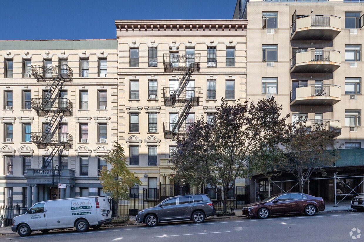 Primary Photo - 521 W 135th St