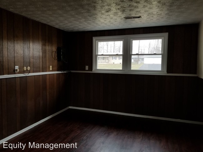 Building Photo - 2062 Elm Trace St