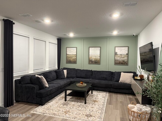Foto del edificio - 516 Stillwater Ln