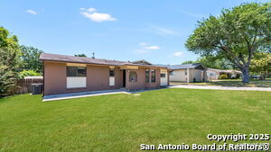 Foto del edificio - 334 Shin Oak Dr