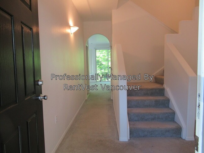 Building Photo - 8217 SE Aspen Summit Dr