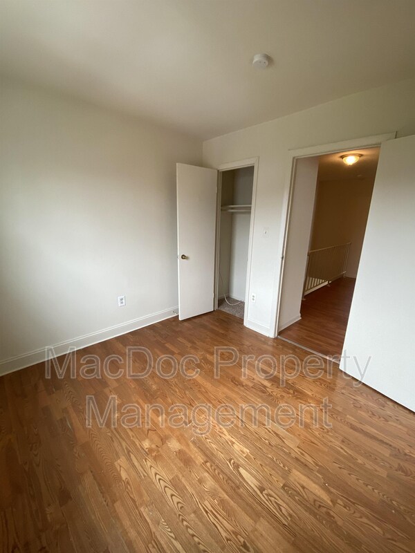 Foto del edificio - 2331 McClellan Ct