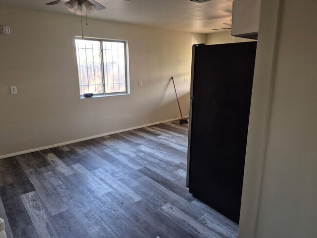 Building Photo - Nice 2 bedroom in historic district!