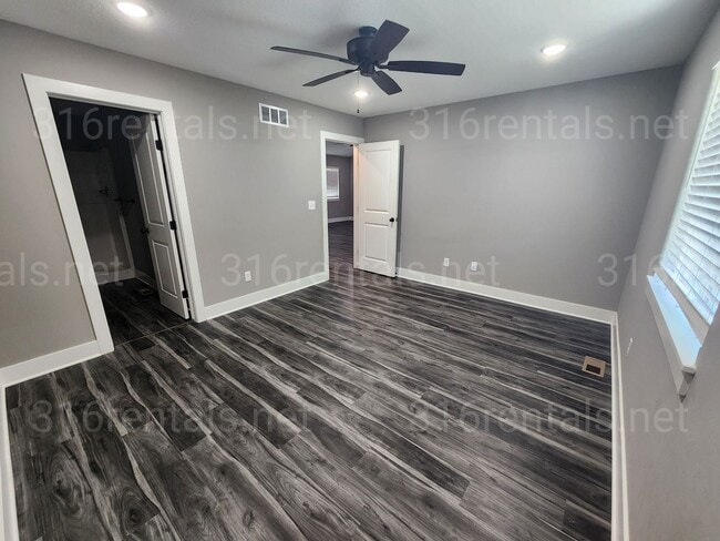 Building Photo - 5267 N Toben Ct