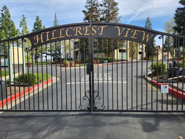 Entrada privada cerrada - Hillcrest View