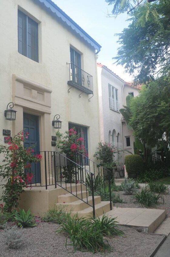 439 N Genesee Ave Unit Los Angeles, CA 90036 439 N