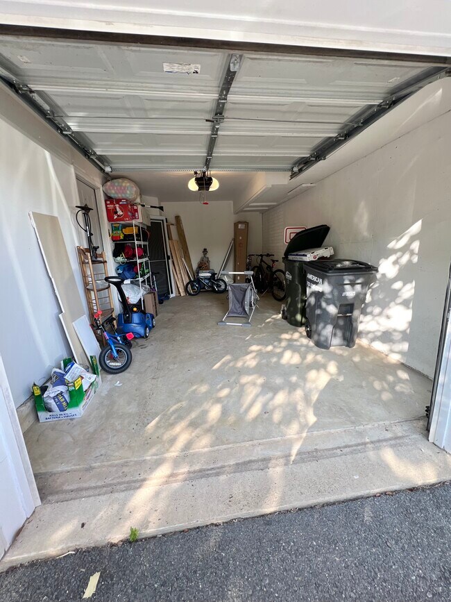 Building Photo - 4159 Fairfax Green Dr