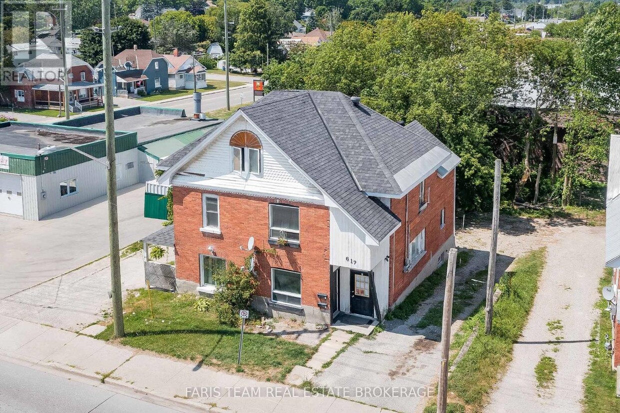 Photo principale - 612 Bay St