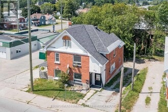 Building Photo - 612 Bay St