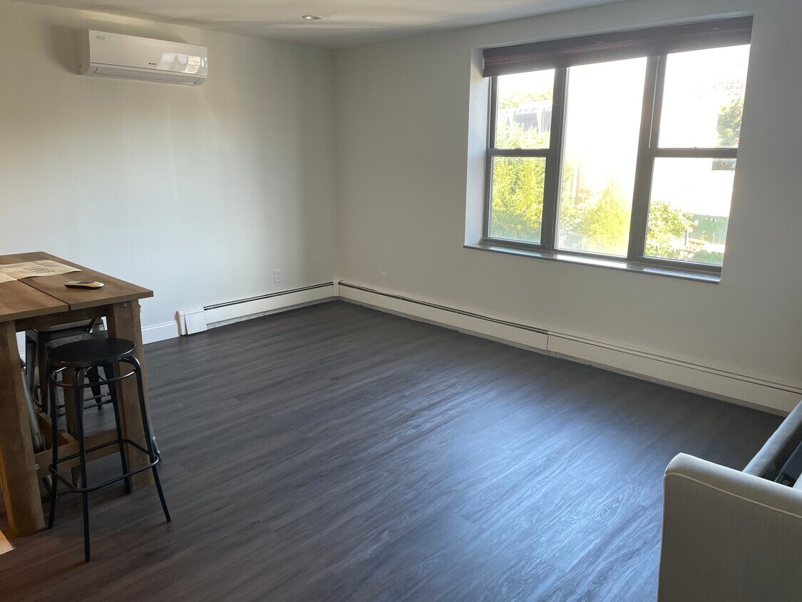 1114 Main Ave, Astoria, NY 11102 Townhome Rentals in Astoria NY