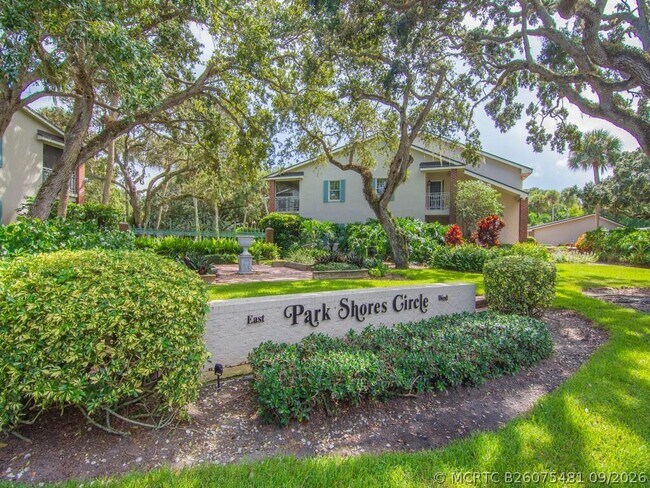 Foto del edificio - 101 E Park Shores Cir
