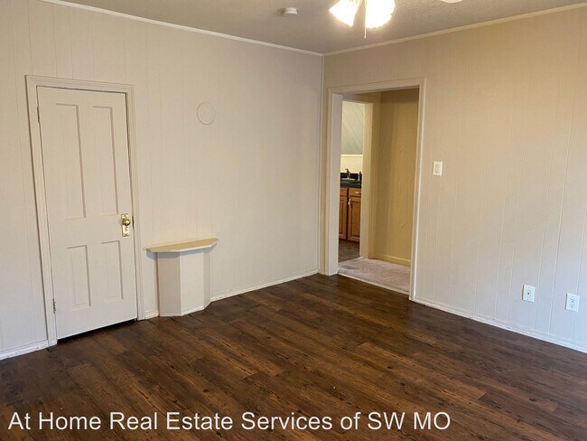 Building Photo - 1415 E Elm St