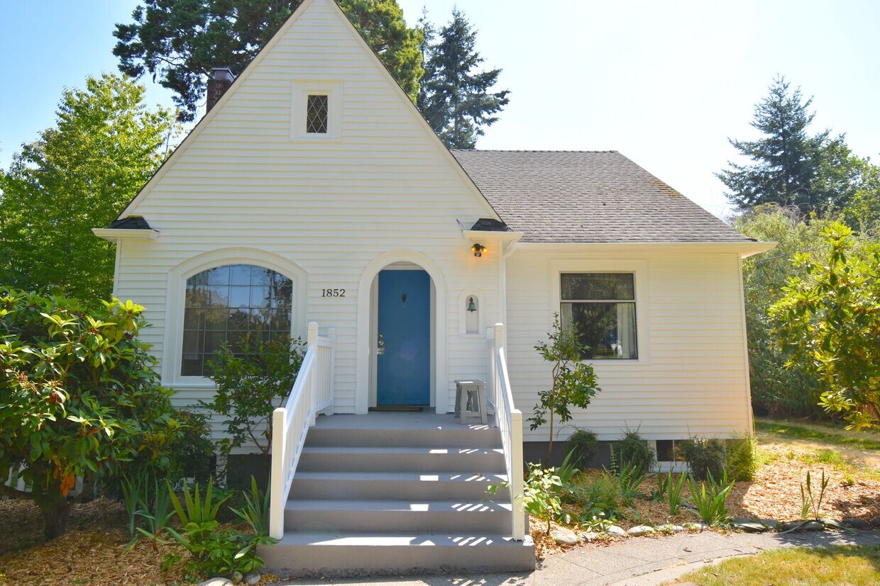 Primary Photo - Beautiful Tudor Style East of Market Home ...